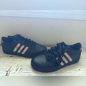 Black and gold Adidas shoes Men’s Size 5.5 Women’s 7